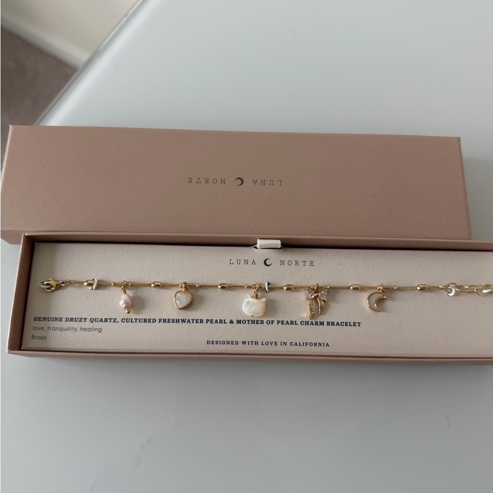 Viral Luna Norte Gold Cat Moon & Heart Gold Charm Bracelet